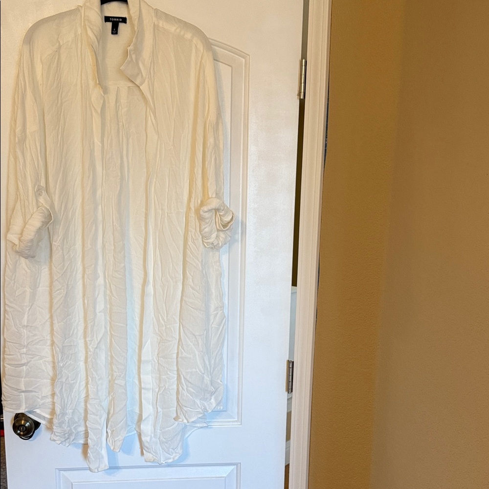 Torrid Cream Tunic Top